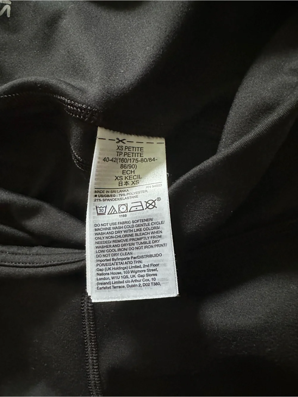 GAPfit Black High-Rise Capris Leggings
